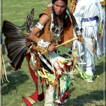 « Danse avec la Loue » : pow wow à Ornans